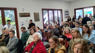 La Clínica realizó su acto en un auditorio colmado de profesionales, trabajadores de la salud, autoridades y representantes de instituciones locales. La Clínica realizó su acto en un auditorio colmado de profesionales, trabajadores de la salud, autoridades y representantes de instituciones locales.