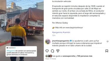 Los agentes de Tránsito asistieron al chofer del camión para quitar el vehículo atascado y luego le labraron la infracción correspondiente.