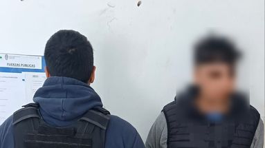 El sujeto de 23 años fue trasladado aprehendido porque le encontraron evidencias de posibles delitos al tener rifles de aire comprimido, marihuana y municiones. El sujeto de 23 años fue trasladado aprehendido porque le encontraron evidencias de posibles delitos al tener rifles de aire comprimido, marihuana y municiones.