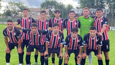 Racing ante un nuevo desafío: los primeros 90 minutos de la serie frente a Colón de Chivilcoy.