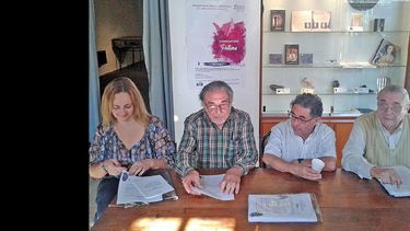 Laura Albano, Jorge Bertero, Rubén Albarracín y Juan Carlos Iribarren. (LA OPINION)