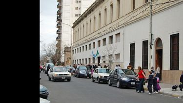 En Buenos Aires hay 5.500 escuelas privadas y el 70% recibe subsidios para pagar sueldos docentes. (ARCHIVO LA OPINION)