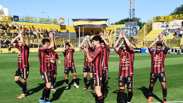 Douglas Haig llega al primer partido de semifinales tras barrer a Olimpo con un global de 6-0. Douglas Haig llega al primer partido de semifinales tras barrer a Olimpo con un global de 6-0.