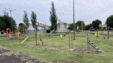 El Municipio proyecta una renovación integral de la plaza Ponce de León, en el barrio homónimo de la zona sur de la ciudad, con nuevas canchas deportivas, sector de calistenia, juegos infantiles y mobiliario urbano. El Municipio proyecta una renovación integral de la plaza Ponce de León, en el barrio homónimo de la zona sur de la ciudad, con nuevas canchas deportivas, sector de calistenia, juegos infantiles y mobiliario urbano.