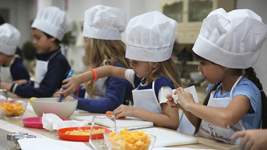 Lanzado el programa Alimenta Tu mundo desde el Hospital San Felipe para niños y adolescentes. Lanzado el programa Alimenta Tu mundo desde el Hospital San Felipe para niños y adolescentes.