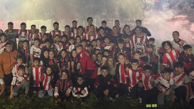 Paraná Fútbol Club se consagró campeón del Torneo Clausura “Marcos Barlatay” Paraná Fútbol Club se consagró campeón del Torneo Clausura “Marcos Barlatay”