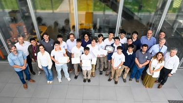 Tenaris reconoció a 16 estudiantes de escuelas técnicas de Zárate y Campana que obtuvieron los primeros lugares del steelChallenge-20 Tenaris reconoció a 16 estudiantes de escuelas técnicas de Zárate y Campana que obtuvieron los primeros lugares del steelChallenge-20
