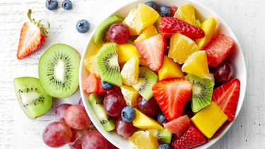 Estudios científicos respaldan que las frutas ricas en fibra y agua, como el kiwi, la palta y las ciruelas, aumentan la saciedad y ayudan a controlar el apetito. Estudios científicos respaldan que las frutas ricas en fibra y agua, como el kiwi, la palta y las ciruelas, aumentan la saciedad y ayudan a controlar el apetito.