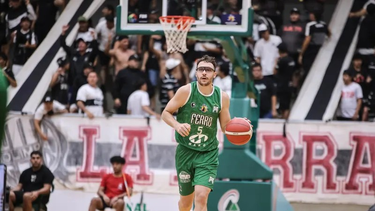 José Defelippo fue el goleador del conjunto de la Capital Federal con 15 puntos (1-2, 4-6 y 1-2), a los que les sumó 3 rebotes y 5 asistencias en 22′. José Defelippo fue el goleador del conjunto de la Capital Federal con 15 puntos (1-2, 4-6 y 1-2), a los que les sumó 3 rebotes y 5 asistencias en 22′.