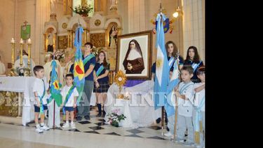 Cientos de fieles participaron de la festividad en honor a María Crescencia