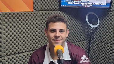 Ghia contó que su primera gran decisión llegó muy temprano, cuando con apenas 13 años dejó Ramallo para sumarse a Vélez, experiencia que marcó su carrera. Ghia contó que su primera gran decisión llegó muy temprano, cuando con apenas 13 años dejó Ramallo para sumarse a Vélez, experiencia que marcó su carrera.