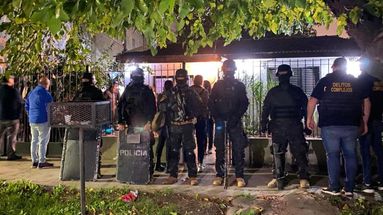 El allanamiento fue ordenado y practicado por  la fiscalía Nro 5 de Morón a cargo del Dr Claudio Oviedo en conjunto con el titular del Departamento de Cibercrimen de nuestra ciudad José María Cifuentes y al especialista  Martín Raisi.