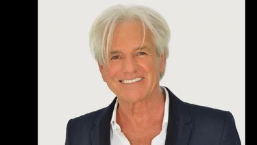 Sergio Denis grabó más de 300 canciones (entre propias y covers); lanzó 28 discos; realizó presentaciones multitudinarias en el Luna Park, el Teatro Opera. (INFOBAE)