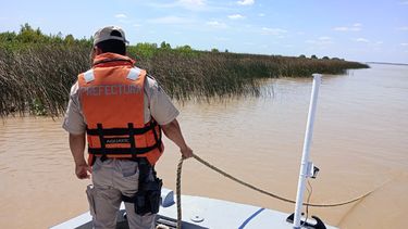 Personal de Prefectura San Pedro y otras jurisdicciones trabajan en la búsqueda de una persona que desapareció en el río Paraná. Personal de Prefectura San Pedro y otras jurisdicciones trabajan en la búsqueda de una persona que desapareció en el río Paraná.