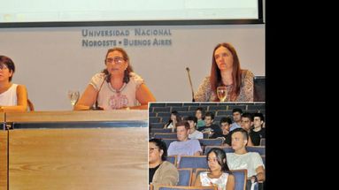 La bienvenida tuvo lugar ayer en el auditorio. (LA OPINION)