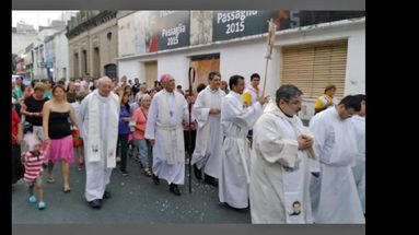 Los fieles participaron de la procesión con la imagen de San Nicolás de Bari. (OBISPADO DE SAN NICOLAS)