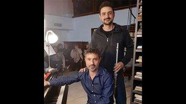 Maximiliano Runco y Joaquín de Mayo. La velada en el Centro Cultural Bellas Artes incluirá también la participación especial de la bailarina Ianina Carlini. Maximiliano Runco y Joaquín de Mayo. La velada en el Centro Cultural Bellas Artes incluirá también la participación especial de la bailarina Ianina Carlini.