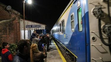 Trenes de larga distancia: una semana alocada para viajar por un servicio cada día menos confiable. Trenes de larga distancia: una semana alocada para viajar por un servicio cada día menos confiable.