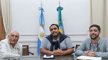 Rodoni en Pergamino: “la Región 14 del CPTI es muy grande y está integrada por 13 Partidos que tienen muy buen nivel teatral”. Rodoni en Pergamino: “la Región 14 del CPTI es muy grande y está integrada por 13 Partidos que tienen muy buen nivel teatral”.