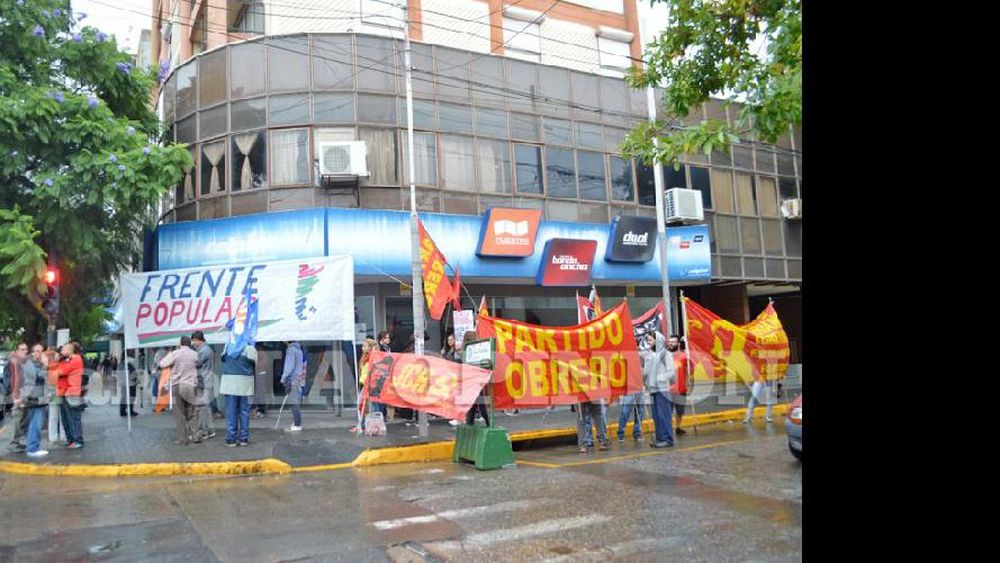 El encuentro se llevó a cabo en Avenida de Mayo y Leandro N. Alem. (LA OPINION)