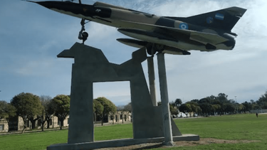 La Municipalidad de Ramallo invita a vecinos y vecinas a participar del Acto Protocolar por el 44° aniversario de la Gesta de Malvinas, que se realizará este jueves 2 de abril a las 10:30 en la plaza “Pedro Raúl Locardi”. La Municipalidad de Ramallo invita a vecinos y vecinas a participar del Acto Protocolar por el 44° aniversario de la Gesta de Malvinas, que se realizará este jueves 2 de abril a las 10:30 en la plaza “Pedro Raúl Locardi”.