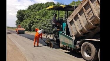 Muchas zonas de la ruta provincial Nº 51, en cercanías de La Violeta, fueron reparadas en su totalidad.   (PROVINCIA DE BUENOS AIRES)