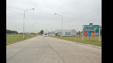 El procedimiento tuvo lugar en una de las parcelas ubicada en la parte posterior del Parque Industrial.  (LA OPINION)