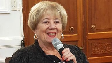 El reconocimiento a Zulema Blanca Forcat destacó su trabajo en instituciones educativas y su incansable tarea en favor de la inclusión, guiada por una premisa que marcó su camino: “el método del corazón”. El reconocimiento a Zulema Blanca Forcat destacó su trabajo en instituciones educativas y su incansable tarea en favor de la inclusión, guiada por una premisa que marcó su camino: “el método del corazón”.