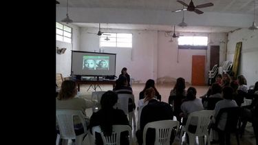 Varias personas participaron del taller que se dictó en la vecina localidad. (GOBIERNO DE PERGAMINO)