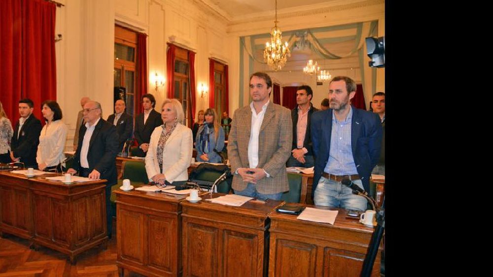 La sesión de hoy empezará a las 18:00 y será la décima del año. (LA OPINION)