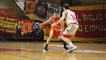 Juan Segundo Menna fue la gran figura de Belgrano de San Nicolás en el triunfo en la Liga Federal. Juan Segundo Menna fue la gran figura de Belgrano de San Nicolás en el triunfo en la Liga Federal.