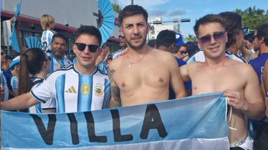 Tres jóvenes de Villa Ramallo se encuentran en Miami para seguir de cerca el camino de la Selección Argentina en el Mundial 2026. Tres jóvenes de Villa Ramallo se encuentran en Miami para seguir de cerca el camino de la Selección Argentina en el Mundial 2026.
