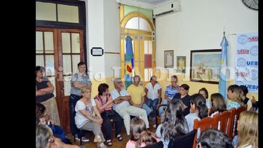 En la sede de Italia al 600 los afiliados a FEB se congregaron para participar de la asamblea gremial. (LA OPINION)