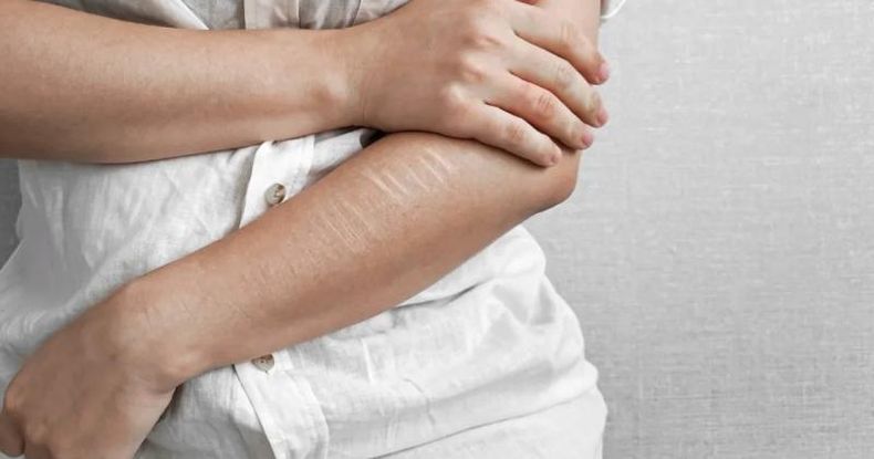 La mujer estaría atravesando una profunda crisis depresiva que le provocaba mucha angustia sin poder pedir ayuda profesional que la ayude evitar el atentado contra si misma.