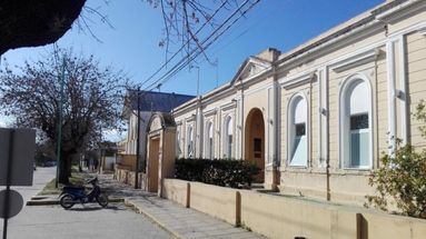 Los trabajadores del Hospital Gomendio percibirán una parte de los fondos correspondientes al Sistema de Atención Médica Organizada (SAMO), en el marco de una medida que reconoce la labor del personal de salud y busca reforzar los ingresos del sector. Los trabajadores del Hospital Gomendio percibirán una parte de los fondos correspondientes al Sistema de Atención Médica Organizada (SAMO), en el marco de una medida que reconoce la labor del personal de salud y busca reforzar los ingresos del sector.