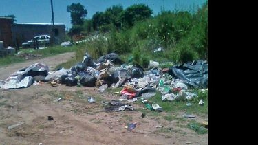 Solicitan al Municipio la colocación de un contenedor en Isaac Annan y Alvarez Condarco. (VECINOS)