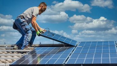 La Provincia habilita a vecinos y pymes a generar energía renovable y vender el excedente La Provincia habilita a vecinos y pymes a generar energía renovable y vender el excedente