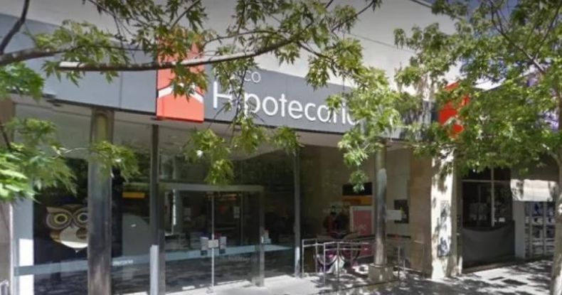 En principio el cierre estaba previsto para fin de mes, pero los empleados el viernes fueron notificados que era su último día en el Hipotecario de Pergamino.