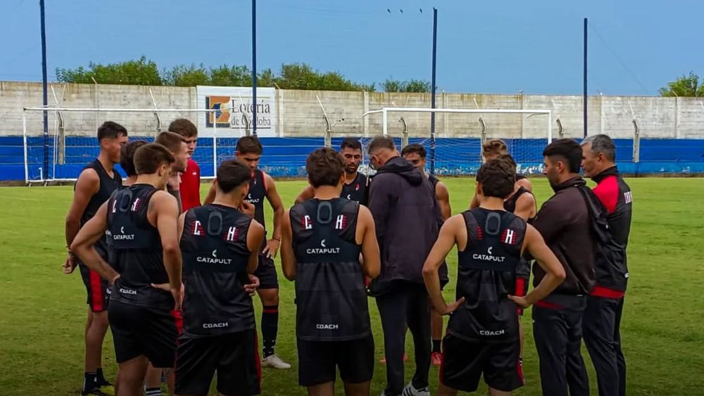 El plantel Rojinegro continuó sumando minutos de fútbol rumbo al inicio del Torneo Federal A. El plantel Rojinegro continuó sumando minutos de fútbol rumbo al inicio del Torneo Federal A.