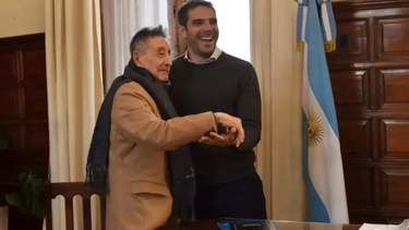 A los 95 años falleció Alejandro Romero, un dirigente con extensa trayectoria en la política local y bonaerense, cuya carrera dejó huella en distintos ámbitos del Estado. A los 95 años falleció Alejandro Romero, un dirigente con extensa trayectoria en la política local y bonaerense, cuya carrera dejó huella en distintos ámbitos del Estado.
