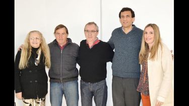 Alcántara, Batalla, Molina, Carini y Perretta reflexionaron y analizaron sobre la problemática de las adicciones. (LA OPINION)