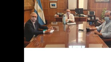 Luis Basterra junto al flamante Secretario de Agricultura, Jorge Solmi, y el saliente Julián Echazarreta. (MINISTERIO DE AGRICULTURA)