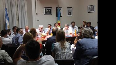 Legisladores e intendentes del Frente para la Victoria se volvieron a reunir para formular una contrapropuesta. (DIB)