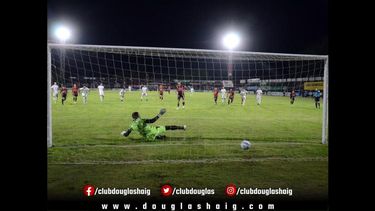 Lucas López de penal marcó el segundo tanto en la victoria ante los cordobeses. Lucas López de penal marcó el segundo tanto en la victoria ante los cordobeses.