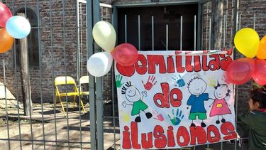 El comedor Semillitas de Ilusiones funciona en calle Andrade al 1800 del barrio Hernández. Actualmente, cada sábado, recibe a 65 niños.