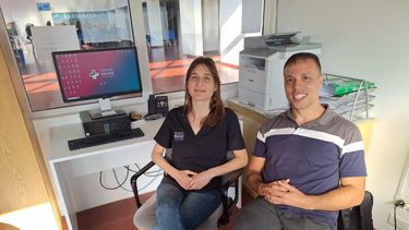 Emiliana Vasulka y Martín Villalba del Servicio de Docencia del Hospital San José, detallaron sobre la residencia en Kinesiología. Emiliana Vasulka y Martín Villalba del Servicio de Docencia del Hospital San José, detallaron sobre la residencia en Kinesiología.