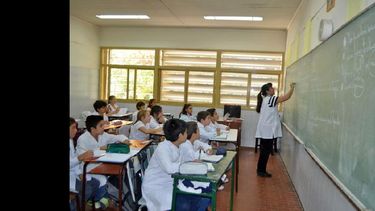 Los docentes del gremio minoritario Udocba realizaron el pasado martes un paro que tuvo alta adhesión. (ARCHIVO LA OPINION)