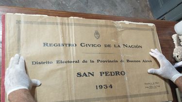 El Archivo de Documentación Histórica del Museo Paleontológico incorporó a su patrimonio un valioso padrón electoral del año 1934, cedido por el vecino David Pujol, que ofrece un registro detallado de la sociedad sampedrina de la época a través del listado de ciudadanos habilitados para sufragar. El Archivo de Documentación Histórica del Museo Paleontológico incorporó a su patrimonio un valioso padrón electoral del año 1934, cedido por el vecino David Pujol, que ofrece un registro detallado de la sociedad sampedrina de la época a través del listado de ciudadanos habilitados para sufragar.