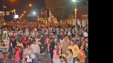 Pergamino Arte Noche en Centenario