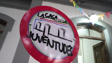 La Casa de las Juventudes invita a participar del Taller de Inglés y Apoyo Escolar, una propuesta gratuita destinada a jóvenes de entre 14 y 17 años, orientada a fortalecer el aprendizaje del idioma de manera dinámica, accesible y acompañada. La Casa de las Juventudes invita a participar del Taller de Inglés y Apoyo Escolar, una propuesta gratuita destinada a jóvenes de entre 14 y 17 años, orientada a fortalecer el aprendizaje del idioma de manera dinámica, accesible y acompañada.